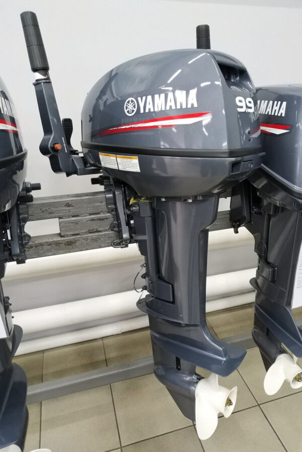 Yamaha 9.9 hp 2 Stroke Outboard Engine